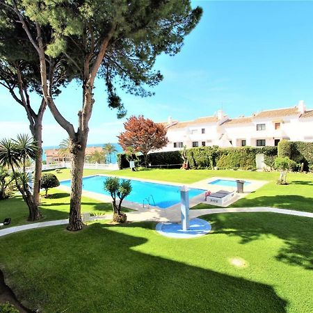 Apartamentos Los Cisnes - 2º Linea De Playa - Perfecta Ubicacion Бенальмадена Екстер'єр фото