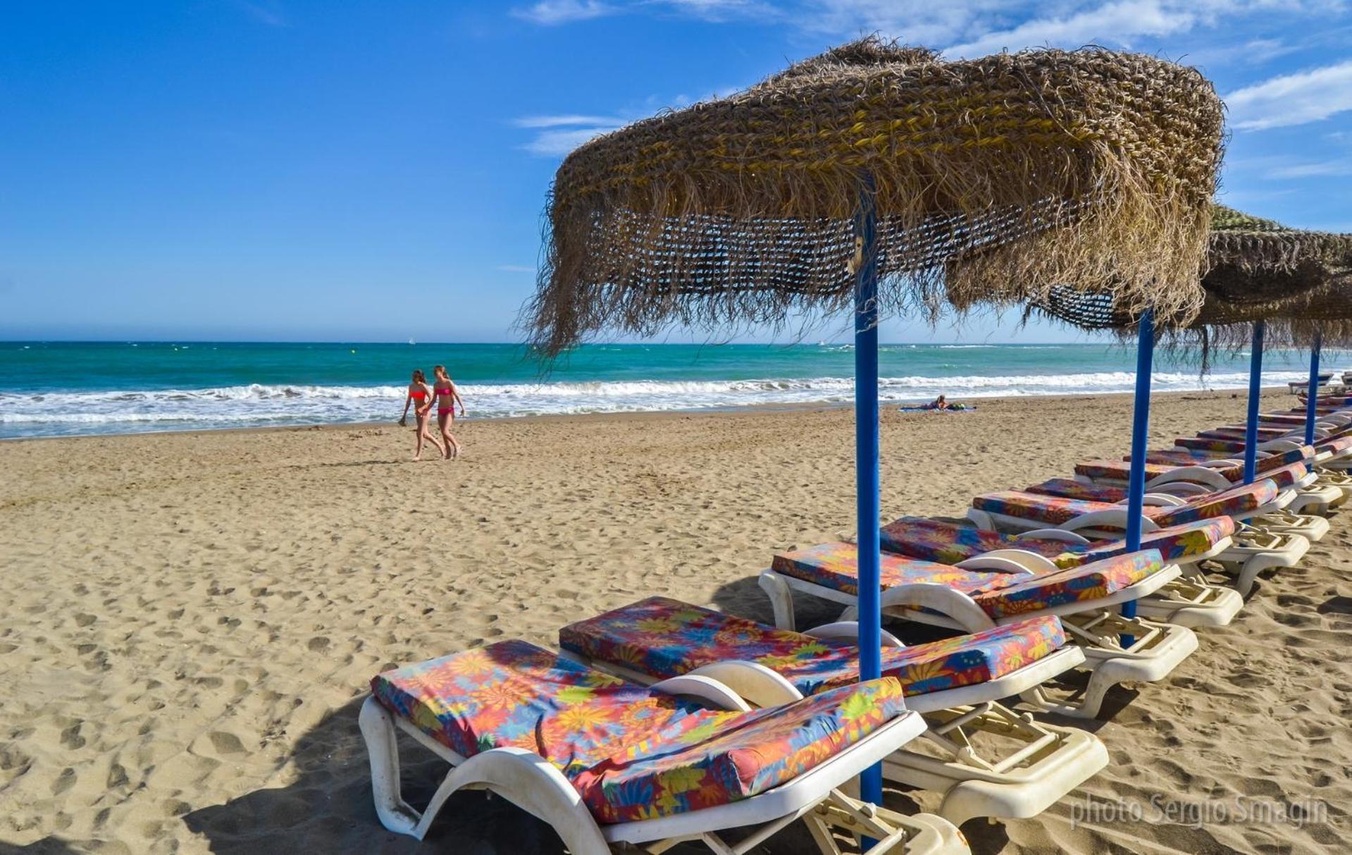 Apartamentos Los Cisnes - 2º Linea De Playa - Perfecta Ubicacion Бенальмадена Екстер'єр фото