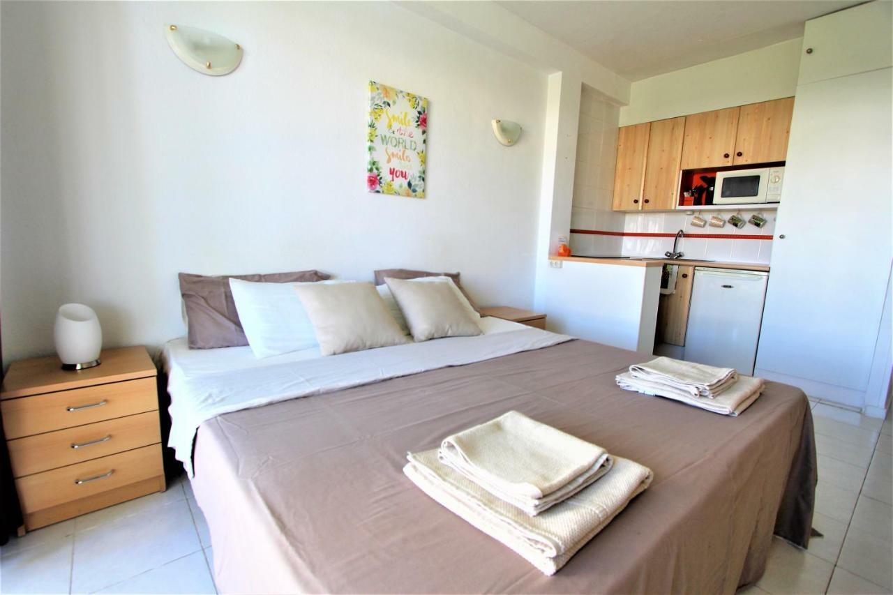 Apartamentos Los Cisnes - 2º Linea De Playa - Perfecta Ubicacion Бенальмадена Екстер'єр фото